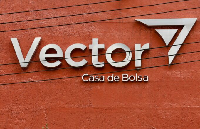 CNBV revoca licencia de Vector Casa de Bolsa CNBV revoca licencia de Vector Casa de Bolsa
