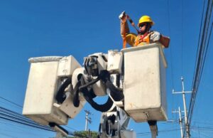 Sismo deja a usuarios sin luz en tres estados y deja fuera de operación dos líneas eléctricas Sismo deja a usuarios sin luz en tres estados y deja fuera de operación dos líneas eléctricas