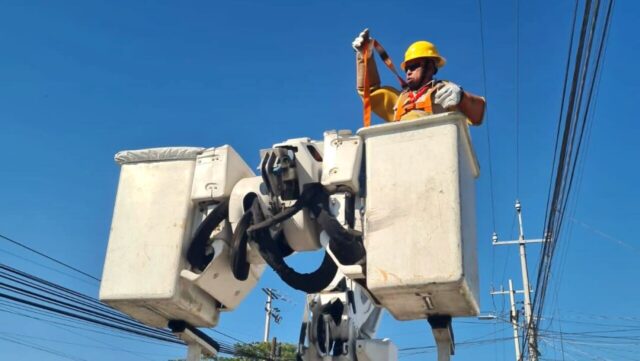 image.jpg Sismo deja a usuarios sin luz en tres estados y deja fuera de operación dos líneas eléctricas