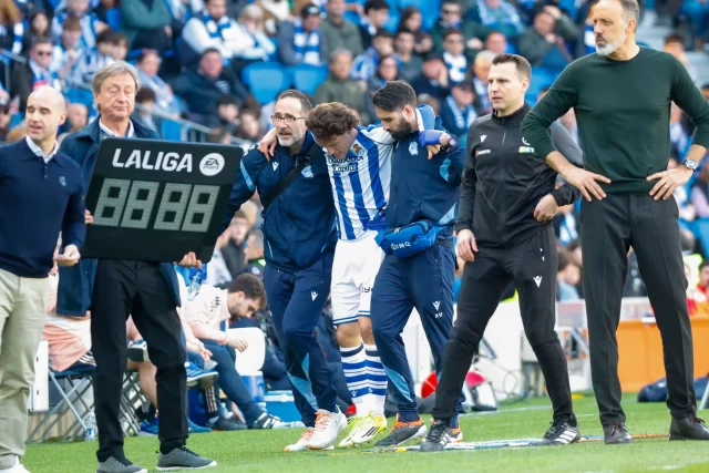 Álvaro Odriozola se rompe el cruzado y dice adiós a la temporada