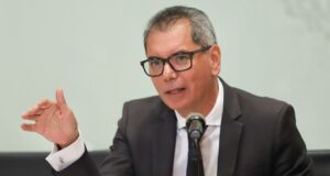 A un pelito: Hacienda queda a 0.1 puntos del PIB de meta para el déficit fiscal A un pelito: Hacienda queda a 0.1 puntos del PIB de meta para el déficit fiscal