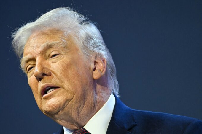 Donald Trump amenaza con aranceles a países que suministran petróleo a Cuba Donald Trump amenaza con aranceles a países que suministran petróleo a Cuba