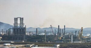 Refinerías avanzan y producen 34% más gasolinas en 2025, pero están lejos de la autosuficiencia Refinerías avanzan y producen 34% más gasolinas en 2025, pero están lejos de la autosuficiencia