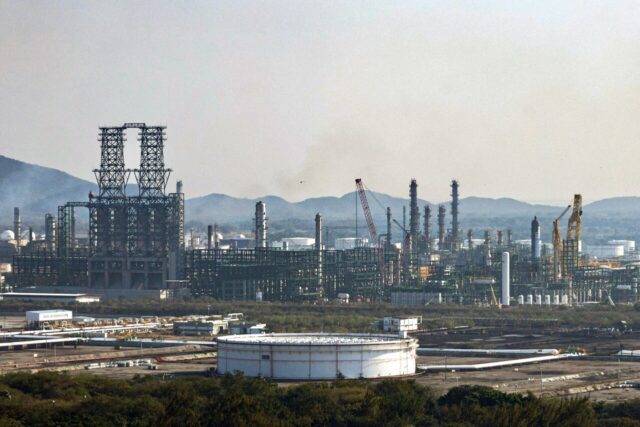 Refinerías avanzan y producen 34% más gasolinas en 2025, pero están lejos de la autosuficiencia
