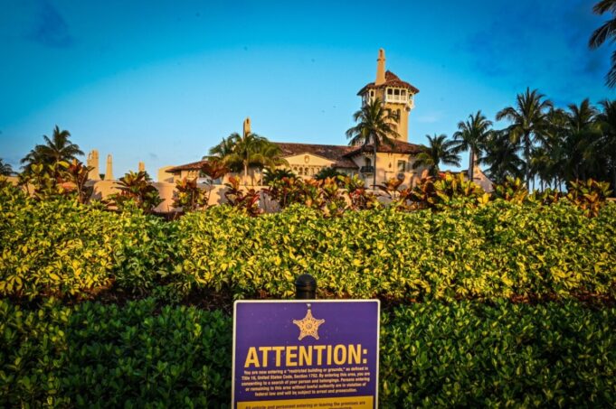 Agentes de seguridad matan a un hombre que irrumpió en la residencia en Mar-a-Lago Agentes de seguridad matan a un hombre que irrumpió en la residencia en Mar-a-Lago