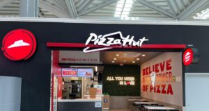 Pizza Hut va por los aeropuertos para crecer ventas 20% durante el Mundial Pizza Hut va por los aeropuertos para crecer ventas 20% durante el Mundial